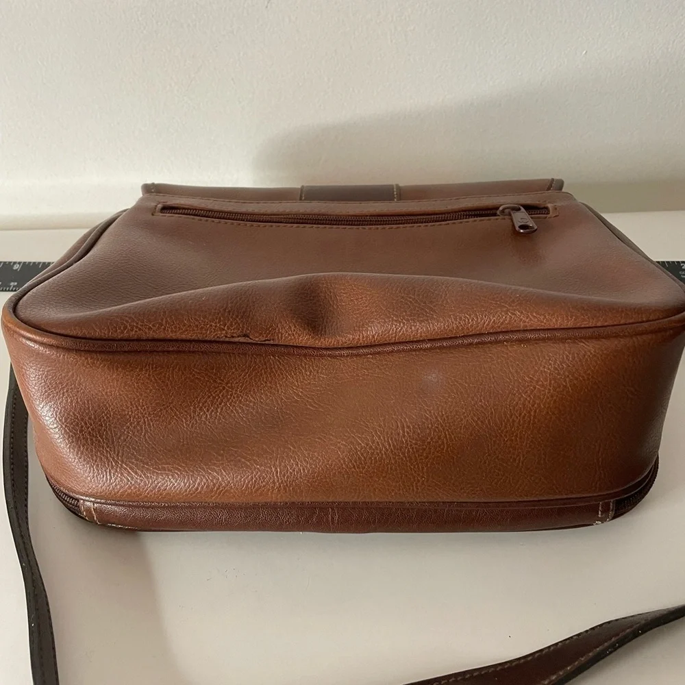 Vintage America Brown Leather Messenger Bag with Brass Hardware